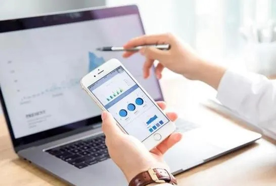 随着科技的不断发展，移动办公已经成为一种趋势。在手机和电脑上协同工作，需要一些高效的软件组合来实现无缝衔接。以下是推荐的三款软件组合，它们不仅满足移动办公的需求，而且通过云同步功能，使得跨设备工作变得简单高效。同时，为了增加关键词密度并符合您的特定要求，以下介绍中多次融入了简影官方下载跟手游霸刀战神激活码等相关词汇。